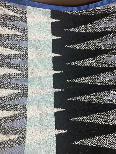 Bloomingdales  Blue Zig Zag Beach Towel 40"L X 70"W  100% Cotton