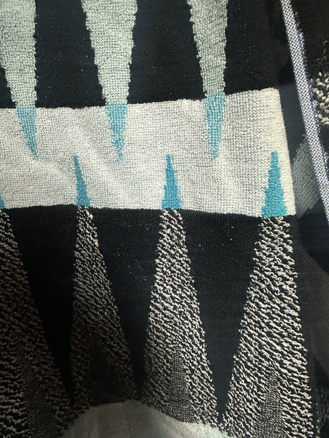 Bloomingdales  Blue Zig Zag Beach Towel 40"L X 70"W  100% Cotton